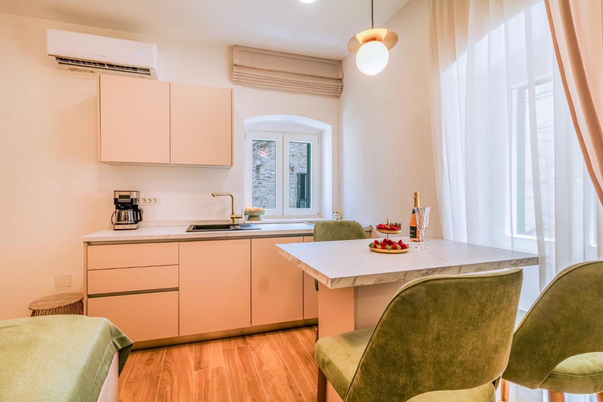 Luxury 2 Bedroom-2 Bathroom Apartment & Studio App With Rooftop Terrace Split Dış mekan fotoğraf