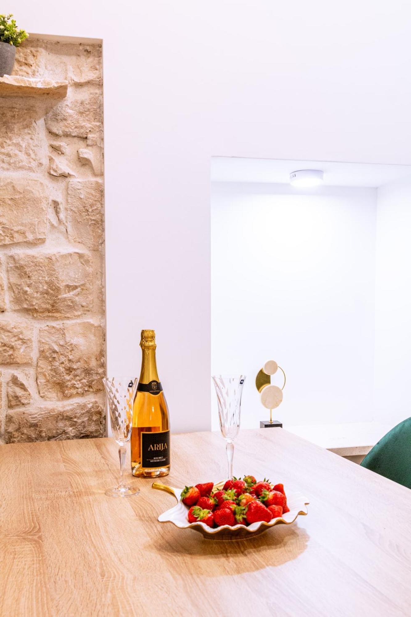 Luxury 2 Bedroom-2 Bathroom Apartment & Studio App With Rooftop Terrace Split Oda fotoğraf